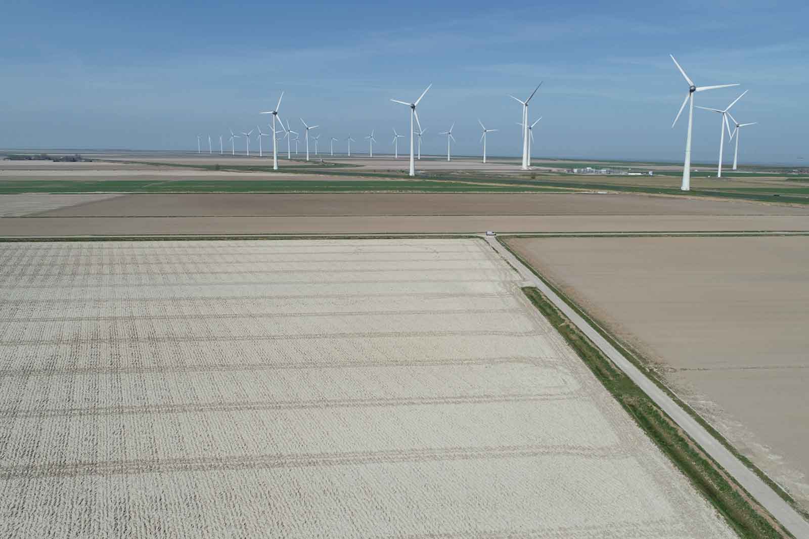 Ein im Betrieb befindlicher Windpark von RWE.